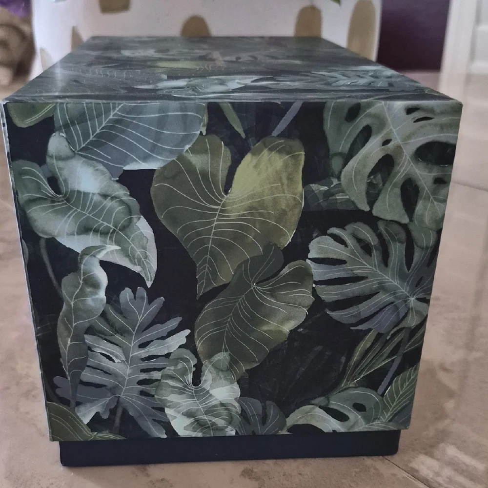 Tommy Bahama Tropical Leaf Box